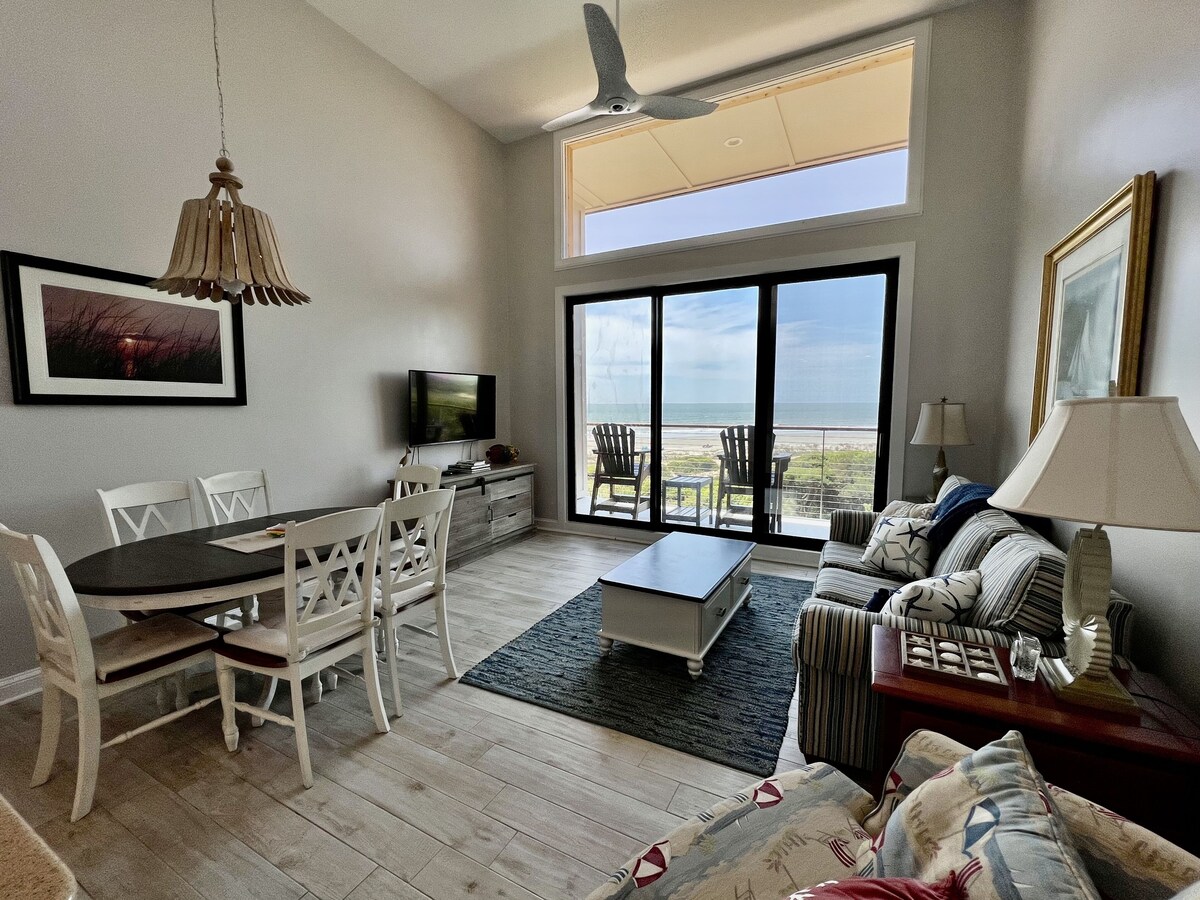 Oceanfront top floor condo, sunrises, dolphins, breezes, THREE private balconies