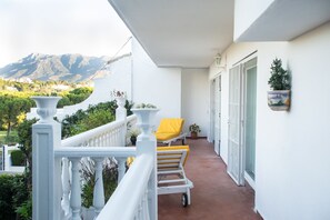 Upstairs Terrace with view of the mountain range.