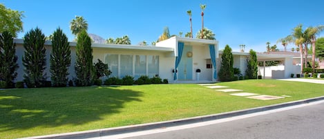 Gorgeous Mid Century modern in exclusive Indian Wells Country Club neighborhood.