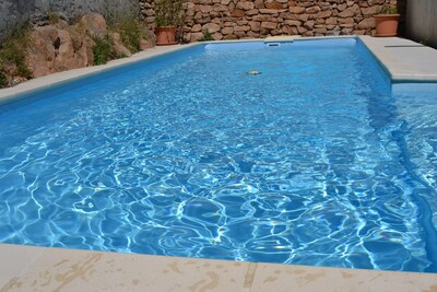 estudio en casa de carácter piscina privada