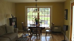 Living room /dining area