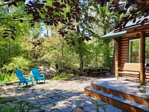 A lovely setting to relax and enjoy during your stay! 