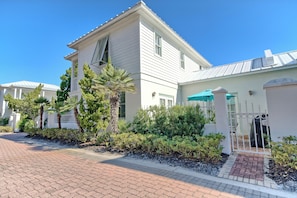The Burkes Beach Bungalow