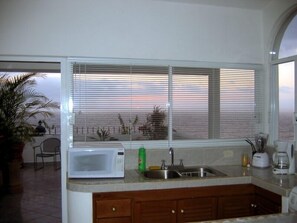 Full kitchen - View of Sunset