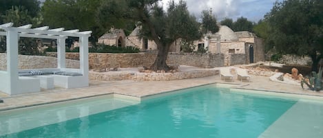 TrulliRoccia - 3 bedrooms, 3 bathrooms, A/C and a magnificent private pool