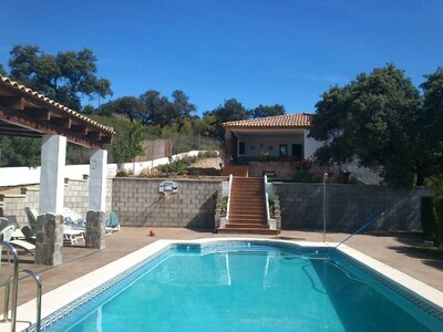 Confortable casa de campo o chalet en Las Pajanosas Sevilla con piscina