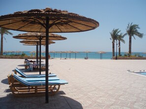 Pool sun lounger