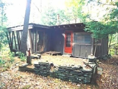 Wilderness Waterfront Cabin on the river --- Supremely private and off the grid