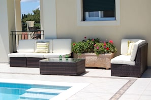 Villa Flora Seating Area