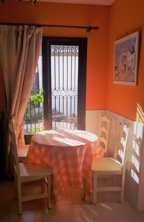 Sitting Room...Dining