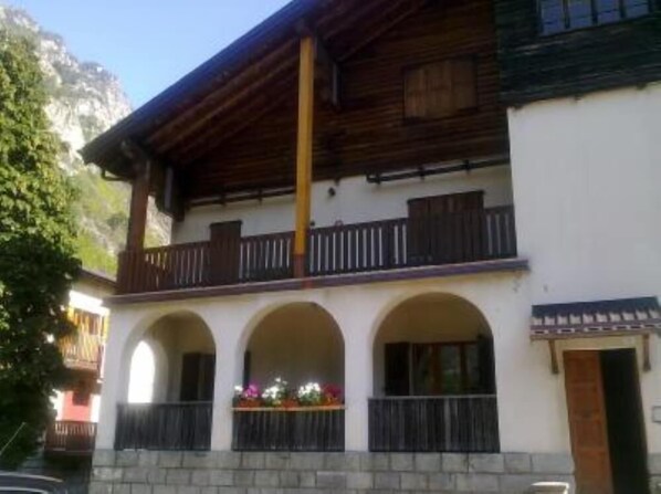 Façade
