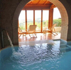 Pure luxury - indoor and heated pool