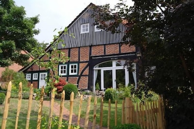 Romántica casa de vacaciones de 4 estrellas en Weserbergland, cerca de Hameln, con chimenea y sauna