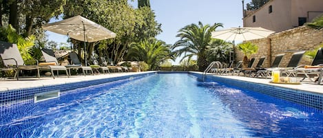 piscina con agua salina