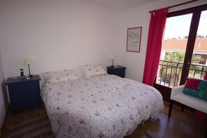 Double bed with ensuite 1st Floor