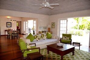Open plan living/dining both with doors opening to large front patio