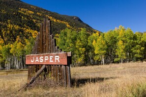 Across the road from the iconic Jasper sign