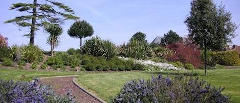 Dans un magnifique parc en bordutre de mer