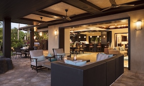 NEW COMFORTABLE LANAI SEATING WITH INDOOR/OUTDOOR ACCESS TO GREAT ROOM