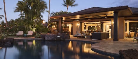 EVENING VIEWS OF EXPANSIVE LANAI & POOL WITH PALMS SWAYING IN THE TRADEWINDS