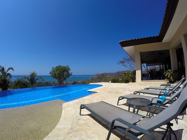 Villa Mirador in Samara Reefs: 4 bdrms, 15-min walk to beach, private pool.