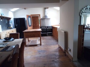 Kitchen/Dining Area