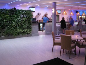 Bar (in der Unterkunft)