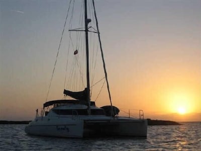 *SAIL* YOUR OWN PRIVATE YACHT !  DAYSAILS ON HAMPTONS  #1 CATAMARAN