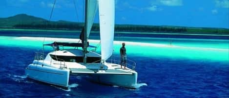 Full & 1/2  Day Sails,sunset cruises from $1800. Bnb from $2400-3600 / night