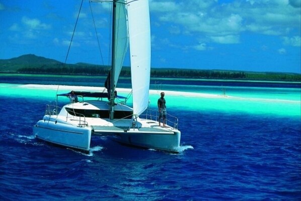 Full & 1/2  Day Sails,sunset cruises from $1800. Bnb from $2400-3600 / night