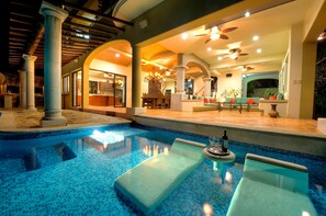 Pool Lounges
