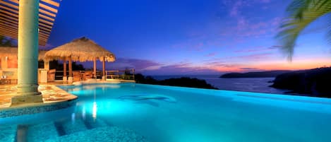 Oceanfront Infinity Pool
