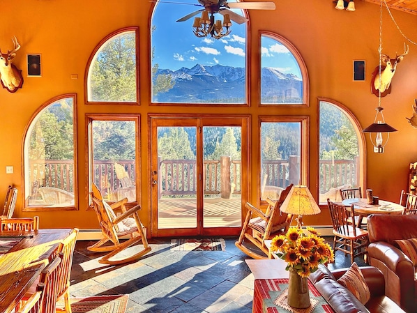 ★"As soon as we walked into the house my mouth dropped... stunning!" Samantha