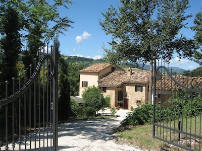 Stunning Valley position. Stylish apartment in Italian Farmhouse, with pool. 