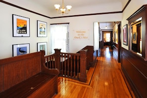 Entrance & Hallway