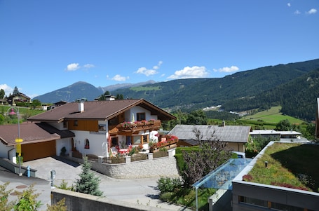 Haus Möderndorfer im Sommer
