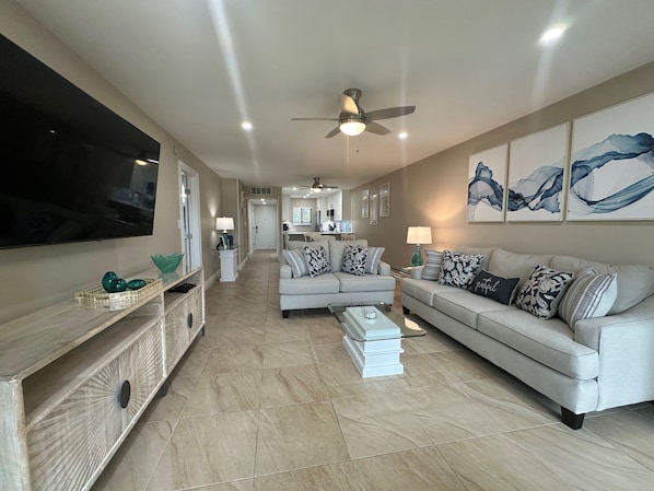 Newly renovated and remodeled condo in the heart of Siesta Key