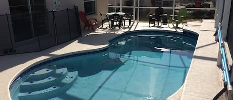 Newly Renovated Pool, Patio & Furniture