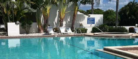 Pool and Jacuzzi VRBO #487729