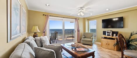 VERY LARGE LIVING & DINING AREA WITH AWESOME VIEWS OF THE BEACH.