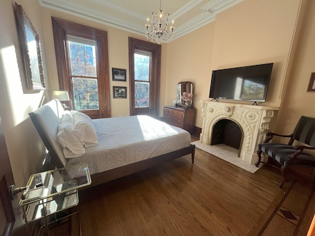 Master Bedroom with King bed and view of Van Vorst Park