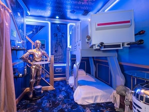 The Star Wars Tribute Bedroom -- And yes, that's actually a BUNK bed!!