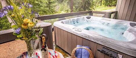 Pinnacle Ridge 37 Hot Tub