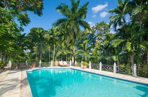 Almond Hill, Round Hill, Jamaica