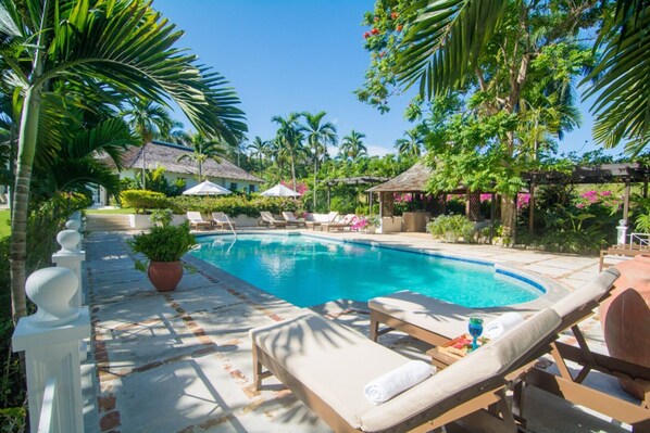 Almond Hill, Round Hill, Jamaica