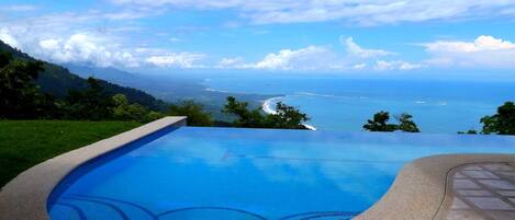 Spectacular view of the 50' pool+Pacific coastline~1 of many seen from the Villa 