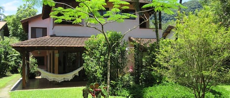 vista frontal da casa