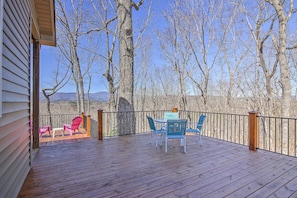 Deck on east side great for breakfasting and bird watching