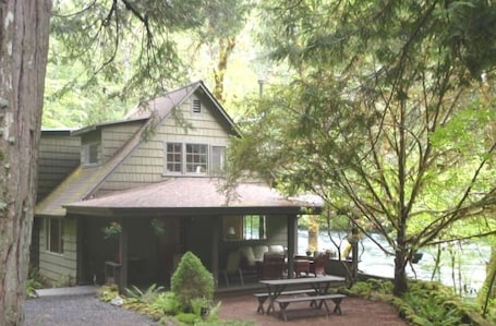 'What a beautiful home on the magnificent McKenzie' the Masons