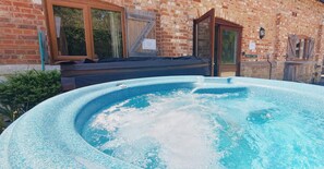 Outdoor Hot Tub